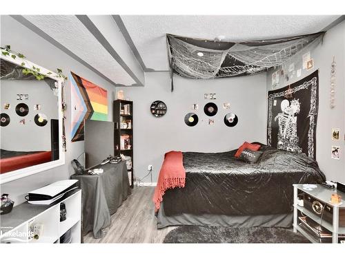 100 George Street, Tay, ON - Indoor Photo Showing Bedroom