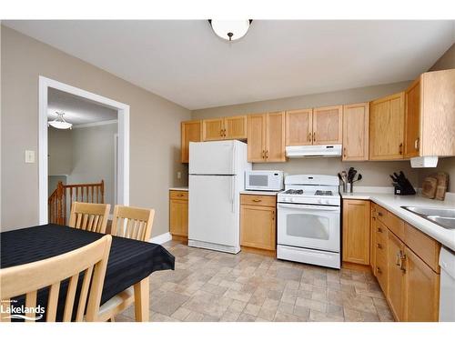 100 George Street, Tay, ON - Indoor Photo Showing Kitchen