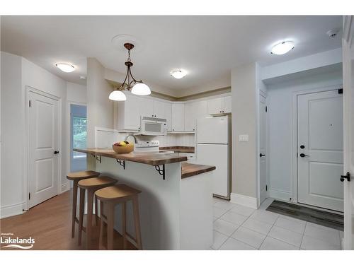 207-391 James Street W, Gravenhurst, ON - Indoor Photo Showing Kitchen