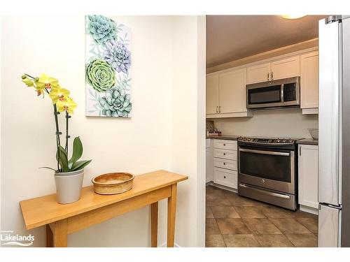 771 Johnston Park Avenue, Collingwood, ON - Indoor Photo Showing Kitchen