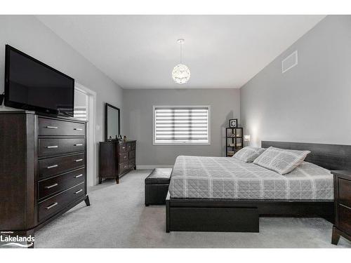 43 Lockerbie Crescent, Collingwood, ON - Indoor Photo Showing Bedroom