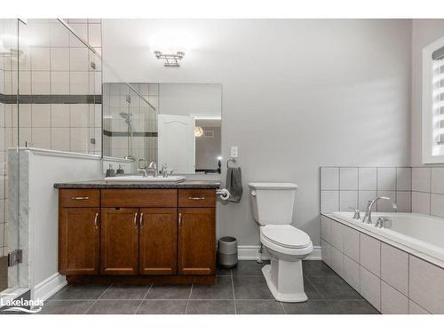 43 Lockerbie Crescent, Collingwood, ON - Indoor Photo Showing Bathroom