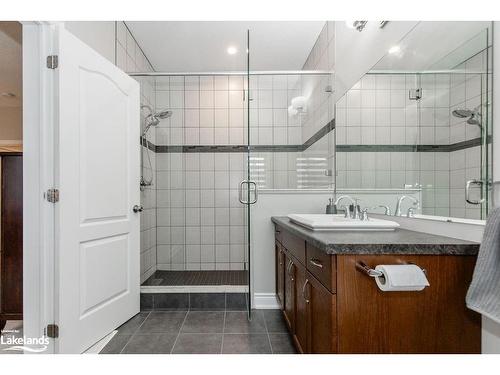 43 Lockerbie Crescent, Collingwood, ON - Indoor Photo Showing Bathroom