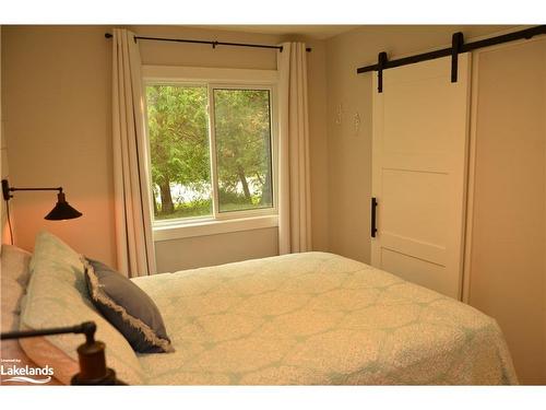126-27 Dawson Drive, Collingwood, ON - Indoor Photo Showing Bedroom