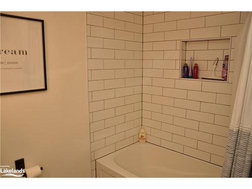 126-27 Dawson Drive, Collingwood, ON - Indoor Photo Showing Bathroom