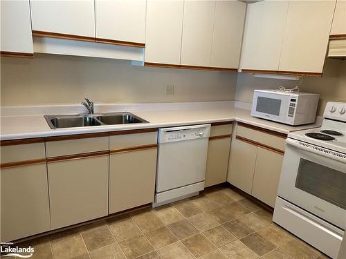 301 Thomas Street, Stayner, ON - Indoor Photo Showing Kitchen With Double Sink