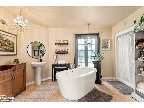 1041 Skyline Drive, Burk'S Falls, ON - Indoor Photo Showing Bathroom