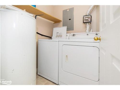 209-172 Eighth Street, Collingwood, ON - Indoor Photo Showing Laundry Room