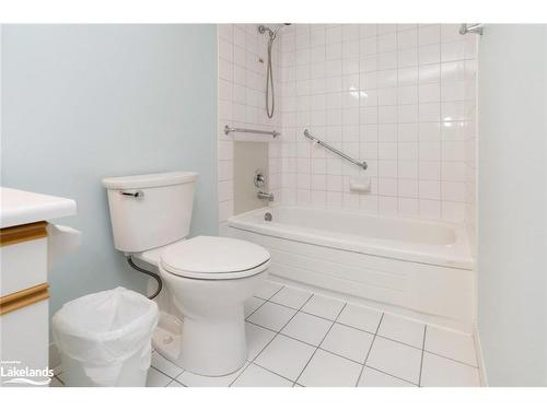 209-172 Eighth Street, Collingwood, ON - Indoor Photo Showing Bathroom