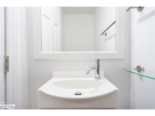 95 Betty Boulevard, Wasaga Beach, ON - Indoor Photo Showing Bathroom