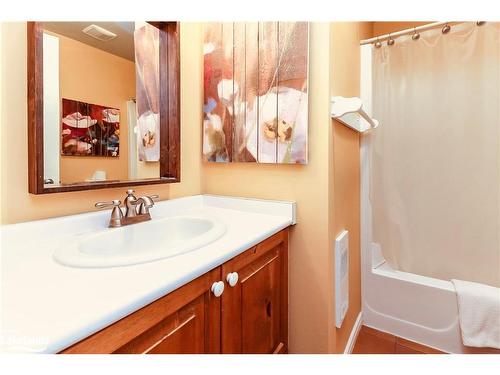 345-11 Harbour Street W, Collingwood, ON - Indoor Photo Showing Bathroom