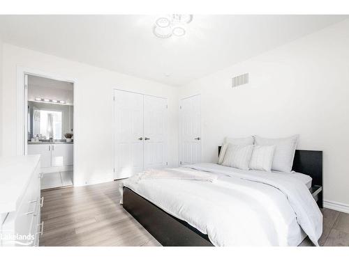 203 Roy Drive, Stayner, ON - Indoor Photo Showing Bedroom