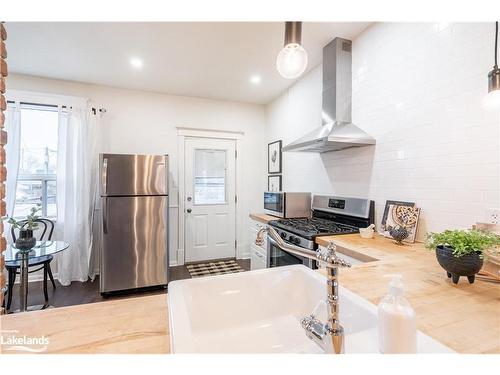 162 Avondale Street, Hamilton, ON - Indoor Photo Showing Kitchen With Stainless Steel Kitchen