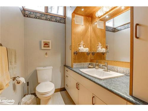 38 Forest Harbour Parkway, Waubaushene, ON - Indoor Photo Showing Bathroom