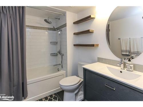 411 Mariners Way, Collingwood, ON - Indoor Photo Showing Bathroom