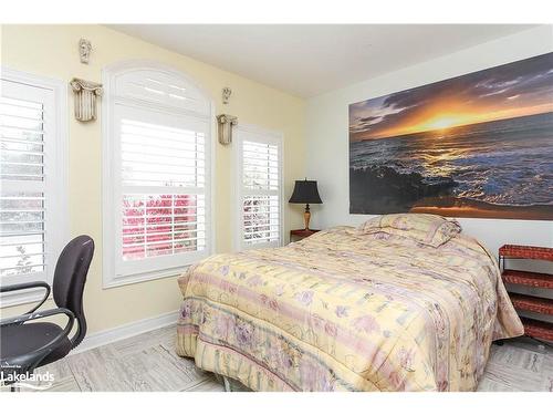 138 Constance Boulevard, Wasaga Beach, ON - Indoor Photo Showing Bathroom