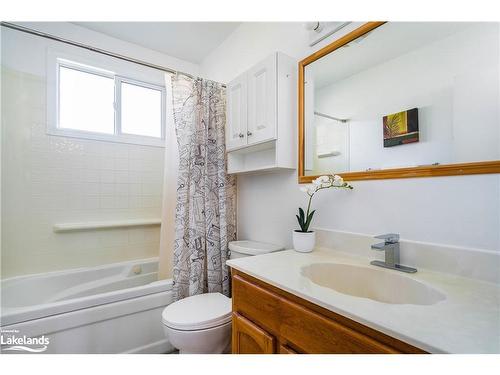 879 Mosley Street, Wasaga Beach, ON - Indoor Photo Showing Bathroom