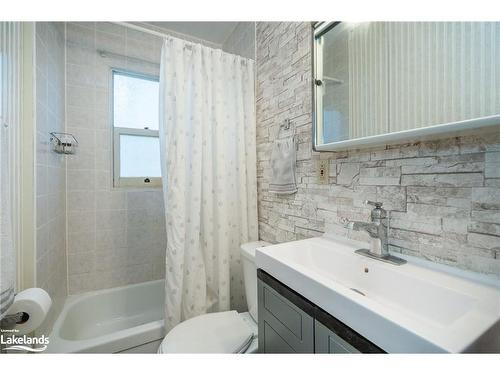 82 Beach Road, Tiny, ON - Indoor Photo Showing Bathroom