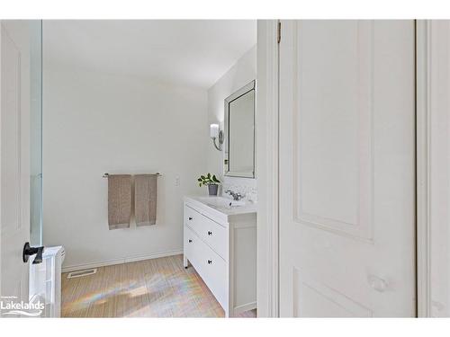 503475 Grey 12 Road, Markdale, ON - Indoor Photo Showing Bathroom