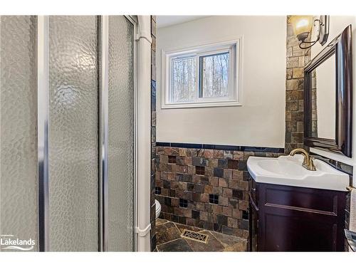 503475 Grey 12 Road, Markdale, ON - Indoor Photo Showing Bathroom