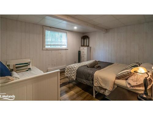 1032 Lakeshore Drive S, Bracebridge, ON - Indoor Photo Showing Bedroom