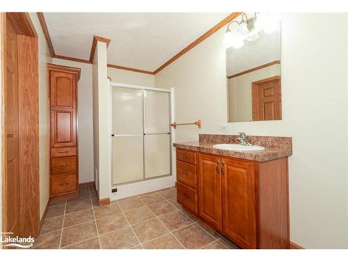537 Spring Hill Road W, Burk'S Falls, ON - Indoor Photo Showing Bathroom