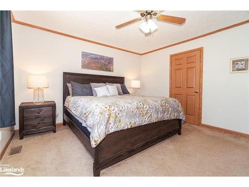 537 Spring Hill Road W, Burk'S Falls, ON - Indoor Photo Showing Bedroom