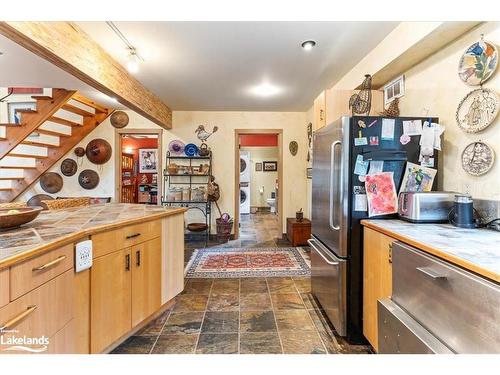 1032 Parallel Falls Lane, Minden Hills, ON - Indoor Photo Showing Kitchen