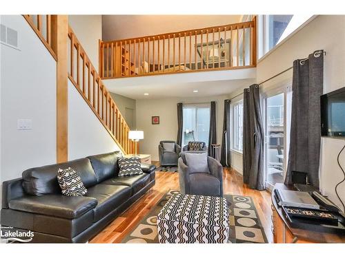 115 Pioneer Lane, The Blue Mountains, ON - Indoor Photo Showing Living Room