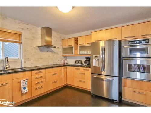 115 Pioneer Lane, The Blue Mountains, ON - Indoor Photo Showing Kitchen