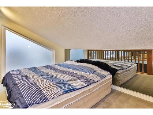 115 Pioneer Lane, The Blue Mountains, ON - Indoor Photo Showing Bedroom