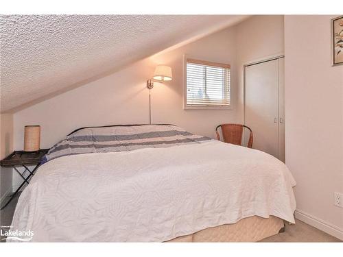 115 Pioneer Lane, The Blue Mountains, ON - Indoor Photo Showing Bedroom