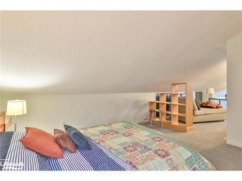 115 Pioneer Lane, The Blue Mountains, ON - Indoor Photo Showing Bedroom