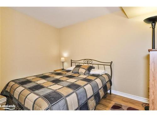 115 Pioneer Lane, The Blue Mountains, ON - Indoor Photo Showing Bedroom