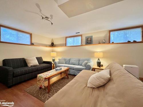 1080 Bonnyville Road, Haliburton, ON - Indoor Photo Showing Living Room