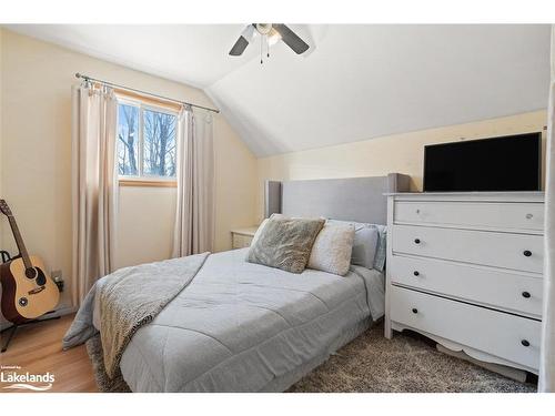 142 Shier Street, Bracebridge, ON - Indoor Photo Showing Bedroom