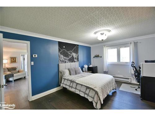 52 Downer Crescent, Wasaga Beach, ON - Indoor Photo Showing Bedroom