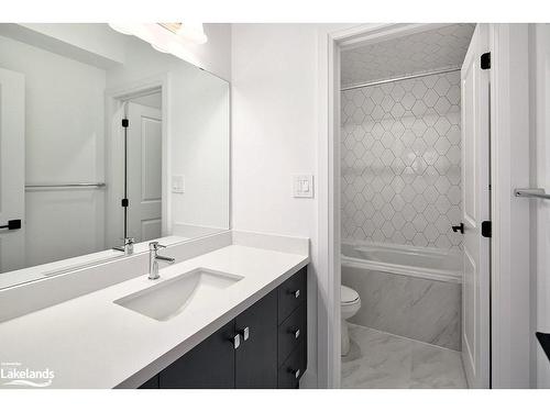10-11 Bay Street E, Thornbury, ON - Indoor Photo Showing Bathroom