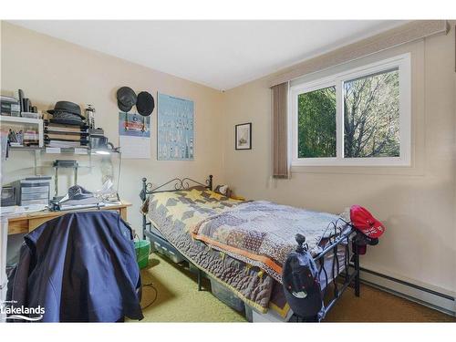 407 Ravensglen Crescent, Huntsville, ON - Indoor Photo Showing Bedroom