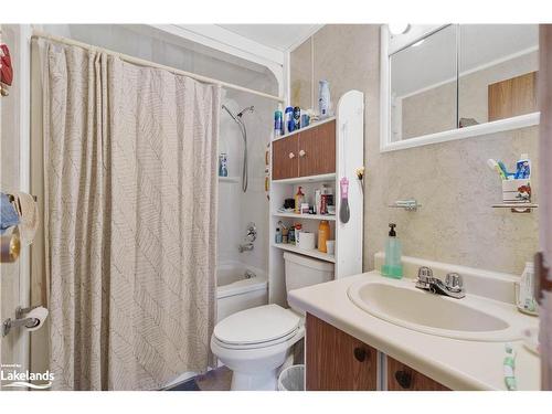 407 Ravensglen Crescent, Huntsville, ON - Indoor Photo Showing Bathroom