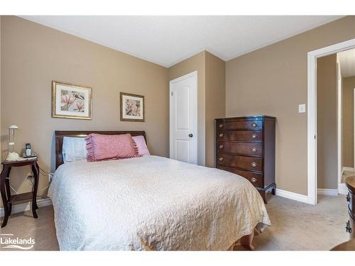 47 Whitfield Crescent, Elmvale, ON - Indoor Photo Showing Bedroom