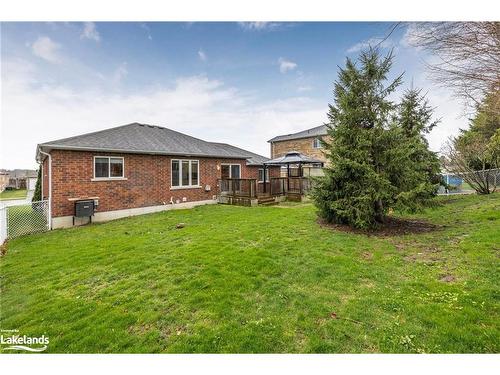 47 Whitfield Crescent, Elmvale, ON - Outdoor