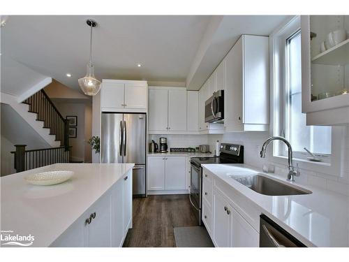 349 Yellow Birch Crescent, The Blue Mountains, ON - Indoor Photo Showing Kitchen With Upgraded Kitchen