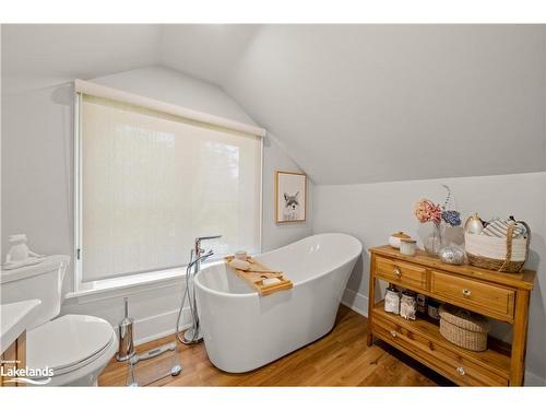 1645 Highway 518 East, Kearney, ON - Indoor Photo Showing Bathroom