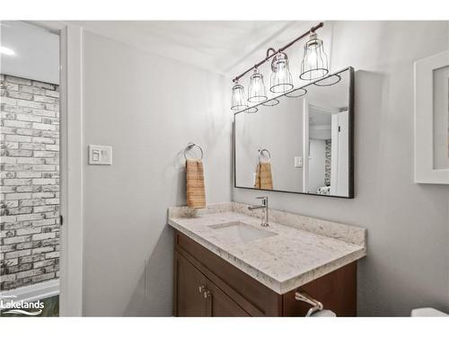 13 Portland Street, Collingwood, ON - Indoor Photo Showing Bathroom