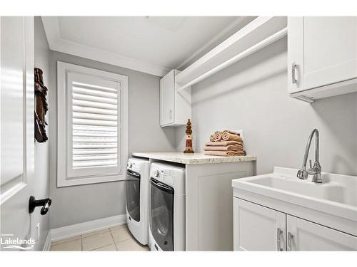 13 Portland Street, Collingwood, ON - Indoor Photo Showing Laundry Room
