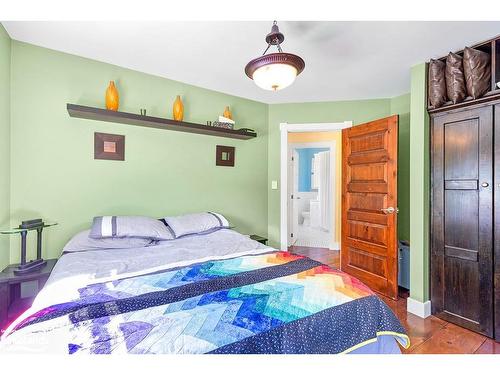 123 Valley Ridge Road, Grey Highlands, ON - Indoor Photo Showing Bedroom