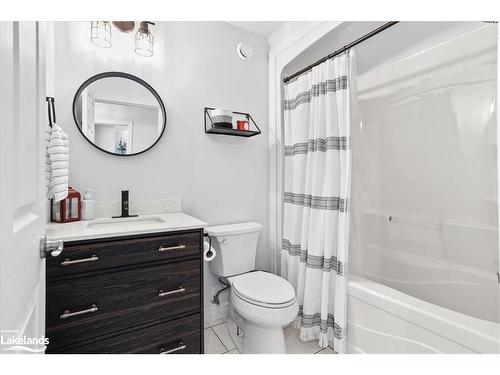 28 Gainsborough Road, Bracebridge, ON - Indoor Photo Showing Bathroom