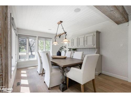 15 Newton Way, Clearview, ON - Indoor Photo Showing Dining Room