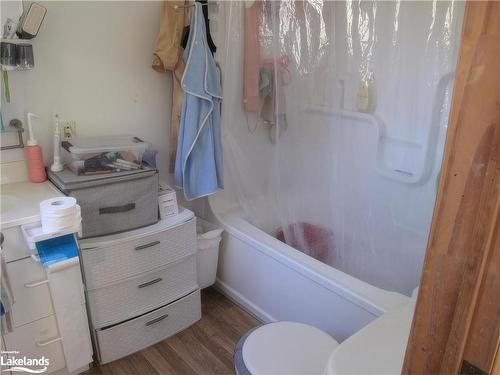 180 Wagner Street, Gravenhurst, ON - Indoor Photo Showing Bathroom